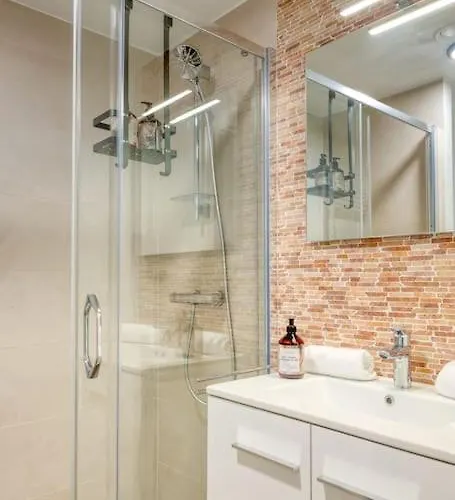 5-guest In Ostend, Steps From The